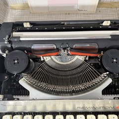 Vintage 1970s Sperry Rand Remington 666 Manual Typewriter With Case READ!!