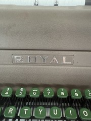 Serviced Vintage Royal Magic Margin Portable Typewriter Brown & Green