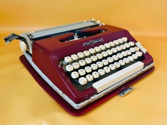 Working Typewriter Maritsa 22 Office Gift 1970s Manual Maroon Typewriter QWERTY