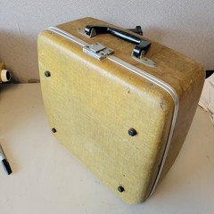 1950s Royal Quiet De Luxe Typewriter w/Case – Cleaned And Tested – EXCELLENT !