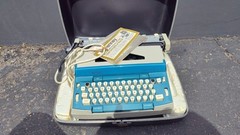 JC Penney Concord 12 (Smith-Corona) typewriter w/case+ribbon: working perfectly.