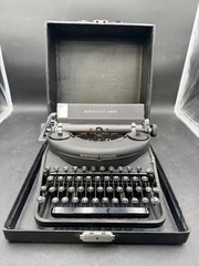 Vintage Remington Rand Noiseless Portable Typewriter Model 7 in Case, 1935