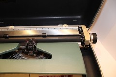 VTG 1966 SMITH CORONA SCM Classic 12 Portable Typewriter