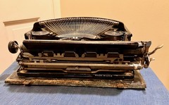 1938 Remington Junior Portable Typewriter~Looks & Performs Great But No Case Top