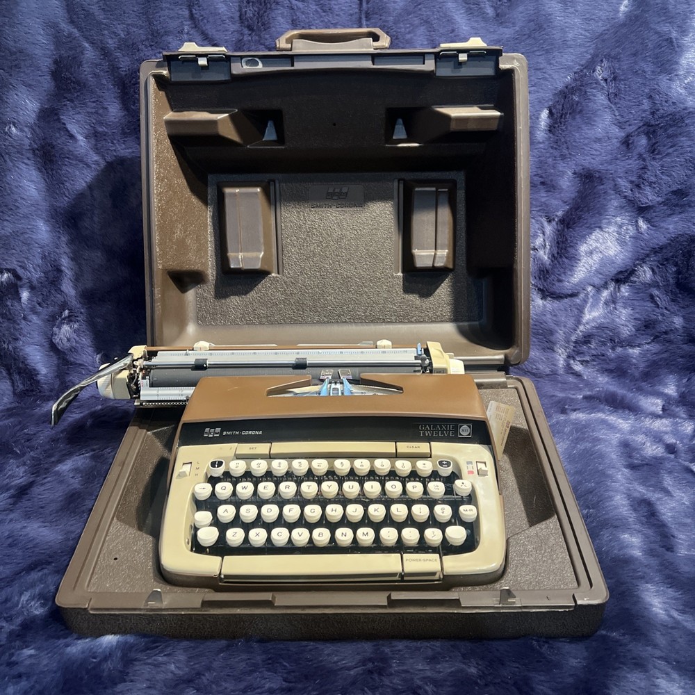 1975 Smith-Corona Galaxie 12 Vintage Typewriter Brown/Cream
