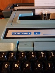 Vintage Smith Corona Coronet XL Electric Typewriter & Manuals,Case Tested Works