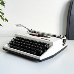 Triumph Tippa S Typewriter – Working Vintage | 1970s Germany |