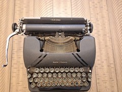 1946 Smith-Corona Sterling 4A Type Writer And Case ( No Manual )