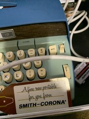 Smith Corona Coronet Electric 12 Typewriter w/ Portable Hard Case – Tested/Works