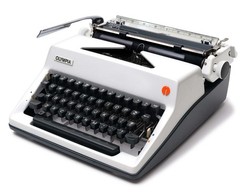 White 1971 Olympia SM9 De Luxe Restored Typewriter, New Platen, SM-9 Pica 97