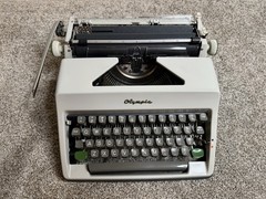 1966 Olympia SM8 Typewriter – Near Mint – Serviced – Senatorial No.71 Font