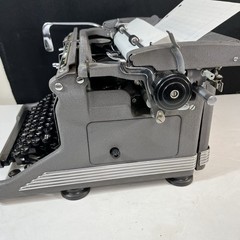 Vintage 1952 Underwood Typewriter Manual Serial Number 7246217 Gray Cast Metal