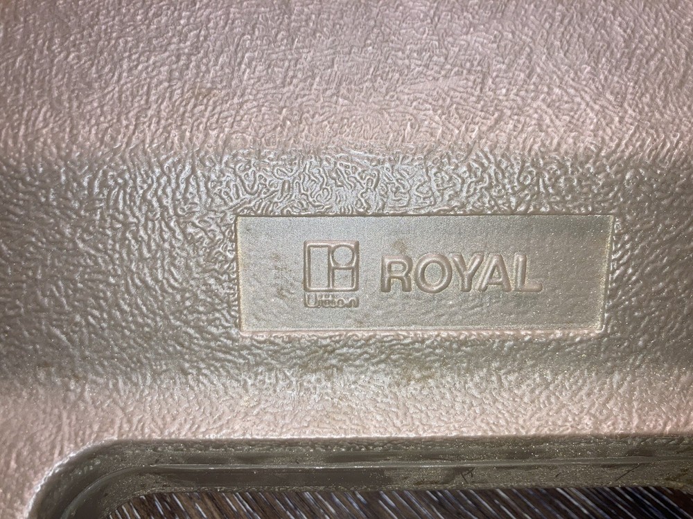Royal Medallion Il Electronic Typewriter With Case