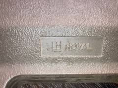 Royal Medallion Il Electronic Typewriter With Case