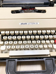 Olivetti LETTERA 35 TypewriterWhite Untested Made in Spain 1970s