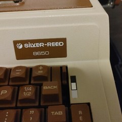 Silver-reed 8650 electric typewriter