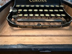 Vintage 1917 CORONA 3 Portable Folding Typewriter & Original Case – working!