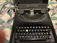 Vintage 1940s Remington Rand Deluxe Model 5 Typewriter with Original Case