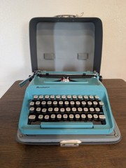 Vintage BLUE AQUA Remington Ten Forty 1040 Typewriter w Case Made in Holland