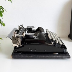 Erika S Typewriter | 1930s | Working | Serviced | UPS 3-Day to US/CAN