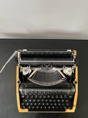 Silver Seiko Silverette Portable Yellow Manual Typewriter Japan – Missing Cover