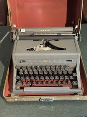1950 Royal Arrow Typewriter Portable w/Case Serial #C 1982692 Dark Gray Squared