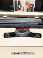 Olivetti LETTERA 35 TypewriterWhite Untested Made in Spain 1970s