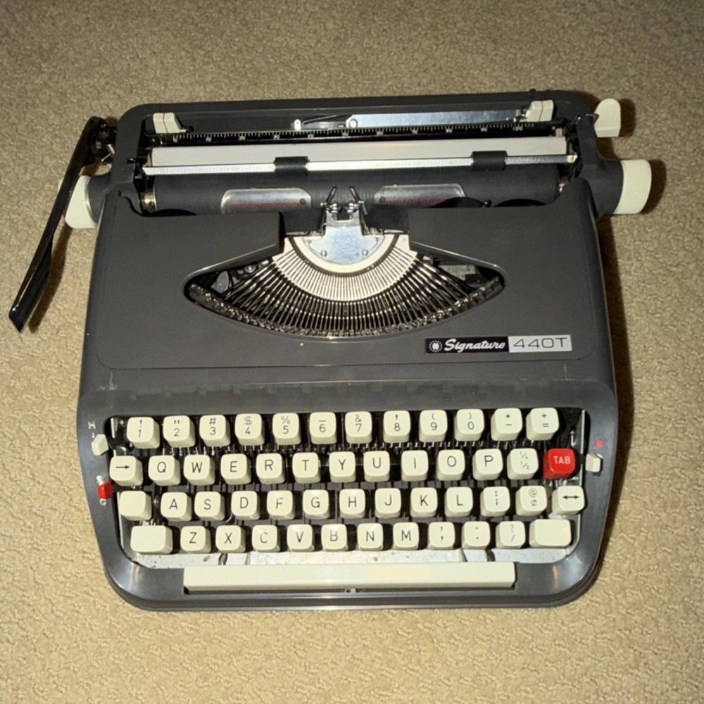 Montgomery Ward Signature 440T Manual Portable Typewriter with Case