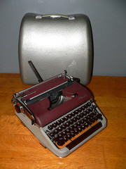 VERY DAMAGED Vintage 1955 Olympia SM3 Burgundy Gray Portable Typewr G3D