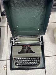 Olympia De Luxe Vtg Green Portable Manual Typewriter w/ Case W. Germany Tested