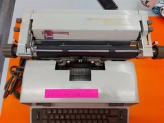 ⭐️⭐️⭐️⭐️⭐️ **UNTESTED** Vintage Litton/Royal Electric Typewriter *Unknown Model*