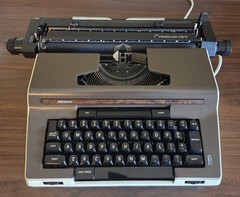 Smith-Corona Communicator Typewriter w/ Hard Case 1970s Model 871.53900 WORKS!