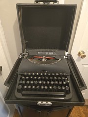 1940s Remington Rand Deluxe Model 5 Black Portable Typewriter w/Case WORKS GREAT