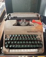 1950s Smith-Corona Clipper Typewriter 5C Series Portable & Case Vintage