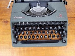 TYPEWRITER OPTIMA / SAFE & FAST SHIPPING /AUCTIONS FROM RETROSFERA / 打字机 打字機