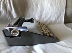 Royal Futura 800 Portable Manual Typewriter With Case And Pad 2 Tone Gray 1950s