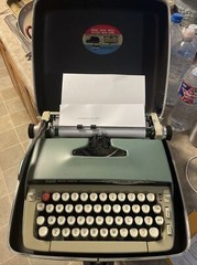 1964 Smith-Corona Galaxie II typewriter w/case, ribbon, works perfectly