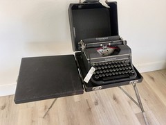 1939 Underwood War Field Reporter Typewriter Rare with Original Tripod Case