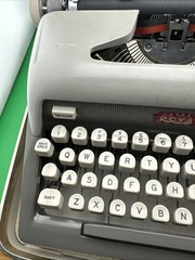 Royal Futura 800 Portable Manual Typewriter With Case And Pad 2 Tone Gray 1950s