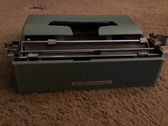 vintage olivetti lettera 32 Portable typewriter Spain With Case Parts