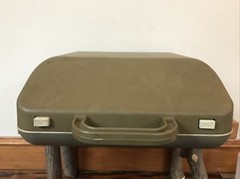 Vintage Underwood 319 Beige Green Portable Typewriter w/ Travel Case + Handles