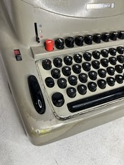 OLIVETTI LEXICON 80E 1955 MARCELLO NIZZOLI’S TYPEWRITER FOR PARTS