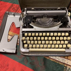 Antique Brother VALIANT English typewriter