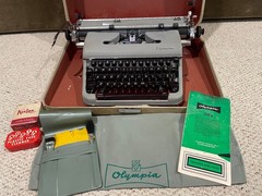 Vintage OLYMPIA SM4 WIDE CARRIAGE PORTABLE TYPEWRITER – WITH CASE