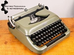 TYPEWRITER ERIKA 10 / NO RISK WITH SHIPPING /AUCTIONS FROM RETROSFERA / 打字机 打字機