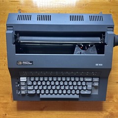 Smith Corona SE100 Electric Typewriter With Case And Powercord Tested Used Works