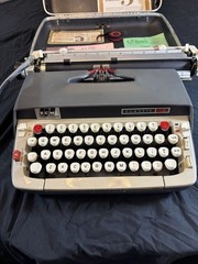 Vintage Smith-Corona SCM Classic 12 Manual Portable Typewriter with Case