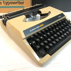 Typewriter, SILVER REED 750, working condition, made in Japan, antique item