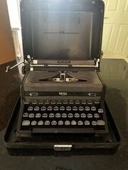 Vintage Royal Quiet De Luxe Portable Manual Typewriter w/ Case Black Untested