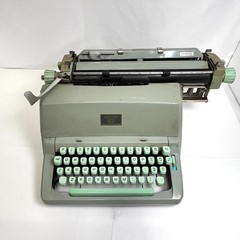 Hermes 9 Typewriter Swiss Made 1960s Vintage Antique PICA English Keyboard Rare
